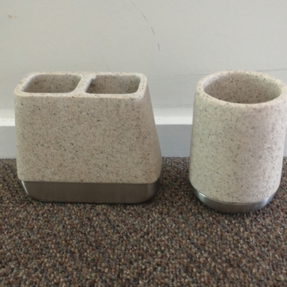 Bathroom holders - Picture 1 of 1